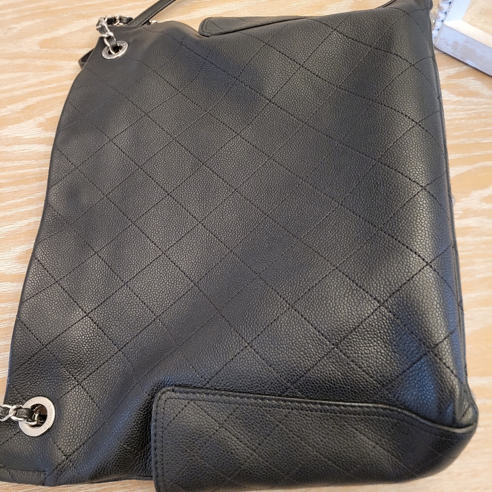 Chanel Black CC Pocket Hobo Quilted Caviar Medium Tote Handbag - Picture 11 of 16